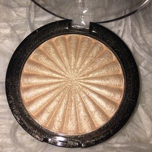 Ofra Cosmetics Highlighter